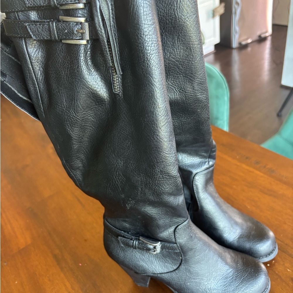 Crown Vintage Black Knee-High Boots